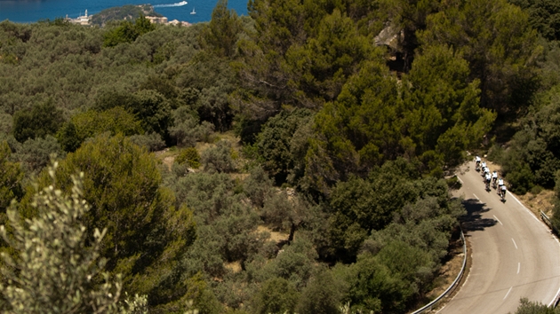 Sjezd v okolí Port de Sóller na severozápadním pobeí Mallorky.