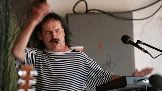 Takhle to Vlasta Redl roztá�el na Zahrad� v roce 2009.