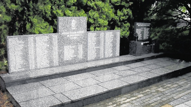 Pomník obětem neštěstí v Dole Dukla. 