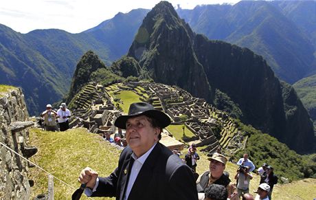Oslav stho vro objeven inckho skalnho msta Machu Picchu se zastnil i...