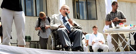 Pedseda Národní rady osob se zdravotním postiením eské republiky Václav Krása na snímku z roku 2011