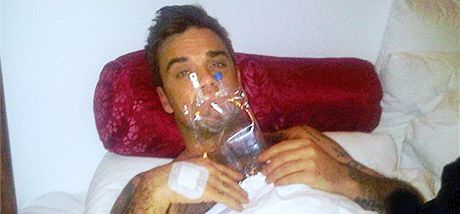 Robbie Williams se piotrávil jídlem