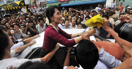 Barmská disidentka Do Aun Schan Su ij pi spanilé jízd po Barm