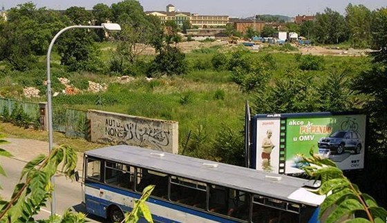 Jiní centrum v Brn ped lety - dnes v míst funguje autobazar.