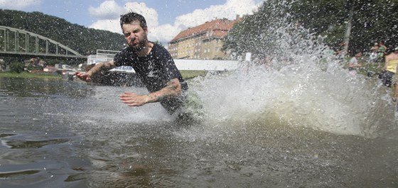 Kamil Repes z Arniky, organizátor Big Jump v Dín. (10. ervence 2011)