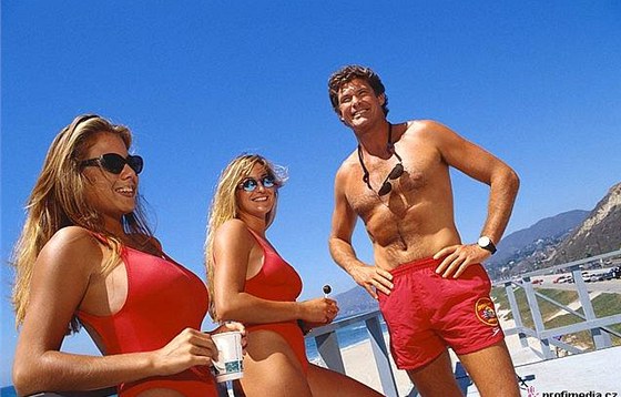 David Hasselhoff s kolegynmi pi natáení seriálu Pobení hlídka