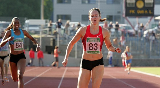 Denisa Rosolová na mítinku v Ústí nad Labem