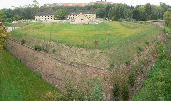 Olomouc se pyní z velké ásti zachovalým opevnní. Na snímku Korunní pevnost, konkrétn bastion a prachárna.