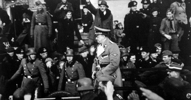 Konrád Henlein v dubnu 1939 v Jihlav, kam pijel slavit Hitlerovy padesáté