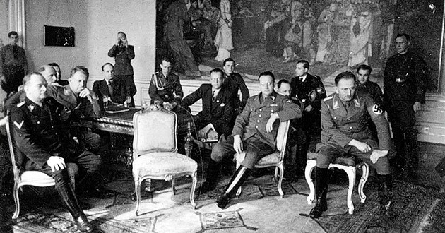 Senátoři čelili gestapu i Revolučním gardám. Osudy tří politiků první republiky