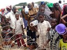 Tisíce hladových Somálc hledají útoit v keských a etiopských uprchlických