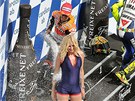 Radost prvních t�ech jezdc� nejvíce odnesly hostesky.