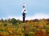Telekomunikační a vyhlídková věž na Vrátenské hoře u Mšena