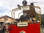Pr�vod historických tramvají vyrazil v pond�lí 18. 7. 2011 do ulic Prahy na