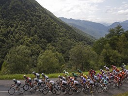 MALÍ CYKLISTÉ, VELKÉ HORY. Královská pyrenejská etapa Tour de France vede