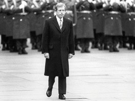 Po pádu komunistického reimu v roce 1989 byl Václav Havel zvolen prvním...
