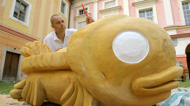 ezbá Tomá Indra se svou lavikou ve tvaru ryby