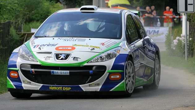 PEUGEOT V ZATÁCE. Navzdory svému jménu se Jan Dohnal nejrychlejím závodníkm