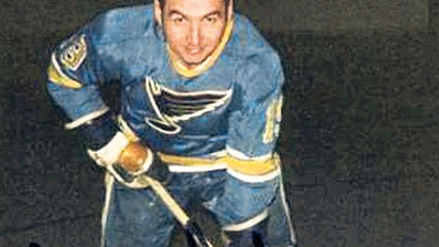 Jaroslav Jiík v dresu St. Louis. V sezon 19691970 hrál v NHL ti zápasy.