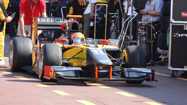 Romain Grosjean s vozem týmu DAMS v sérii GP2.