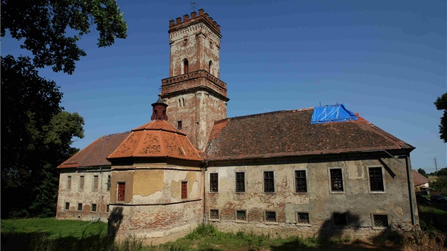 Zámek D�ínov na Krom��í�sku, který byl rodu Walderode zabaven roku 1945 na