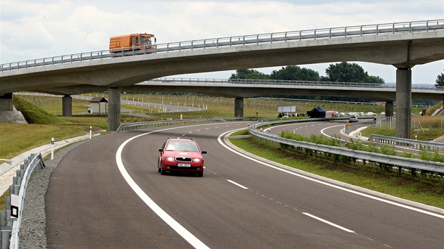 Otevření nového úseku dálnice D1 mezi Hulínem a Říkovicemi, kde se nachází
