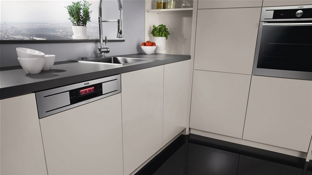 Voln� stojící my�ka AEG ProClean se standardní �í�kou 60 cm je spot�ebou 6