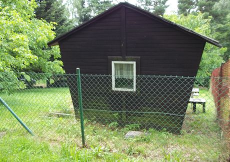 Pozemek s chatkou v Lipnici nad Sázavou, který si nárokují manelé Huákovi.