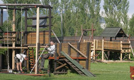 Motolský zábavní park nabídne atrakce pro vechny podobn jako kemp Lií farma u Vrchlabí, který je zamený hlavn na rodie a dti.
