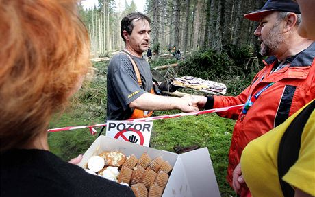 Skoro 200 obyvatel obc Nrodnho parku umava se vydalo na protestn prvod