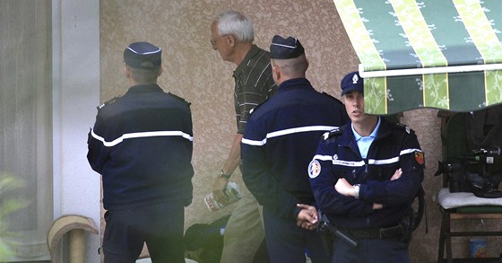 Francouztí policisté vzali pod ochranu otce Anderse Behringa Breivika. Jens
