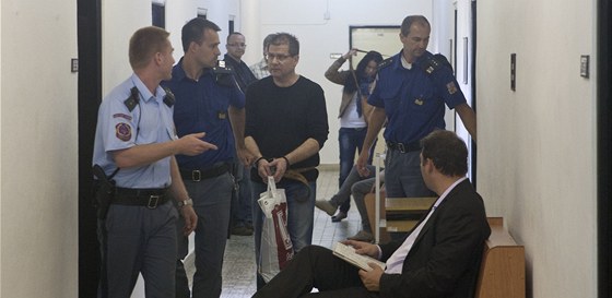 Petr Kunierz u soudu (20. 7. 2011)