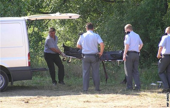 Podle policie se mladíci utopili bez cizího zavinní. Zejm chtli pebrodit a pekvapila je hloubka.