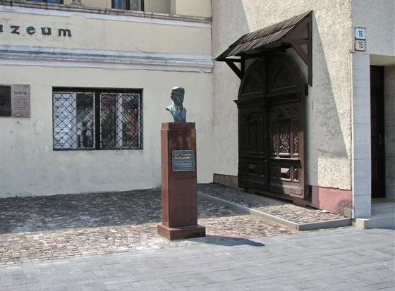 Busta Ferdinanda Ďurčanského v Rajci