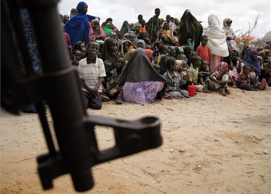 Somálci, kteí opustili své domovy kvli hladu a suchu, dorazili do Mogadiu