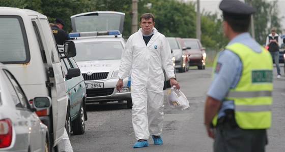 Policie nakupuje nové vybavení pro techniky, kteí zajiují stopy na míst inu. Ilustraní fotografie