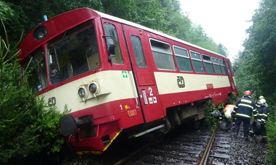 Nehoda osobního vlaku u Rychnova na Jablonecku