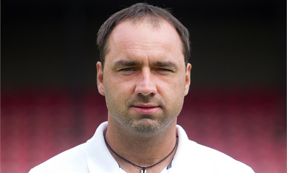 Trenér fotbalist Viktorie ikov Jindich Trpiovský.