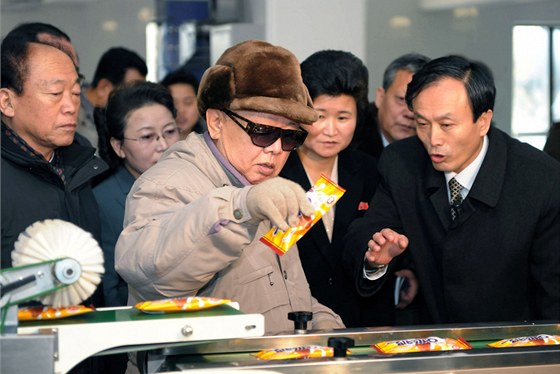 Severokorejské zboí Kim ong-ilovi píli nevoní, radji si pochutná na dobrotách ze Západu.