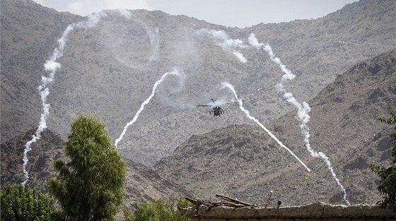 Bojový vrtulník v Afghánistánu. Ilustraní foto