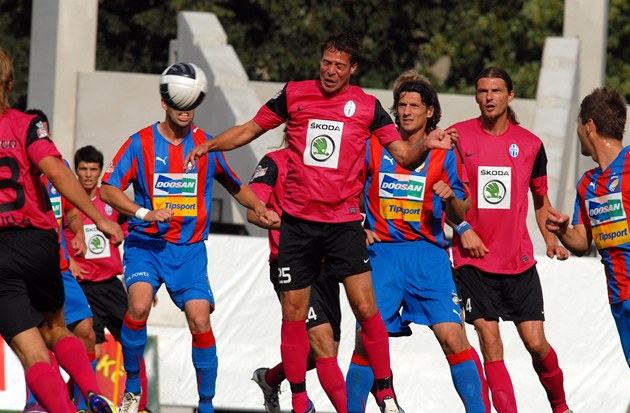 Fotbalist�m Boleslavi úvod sezony nevy�el. Nezískali Superpohár a v úvodním zápase Evropské ligy je soupe� vysoko porazil.