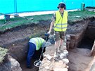 Archeologický przkum na námstí 28. íjna v Hradci Králové odhalil základy