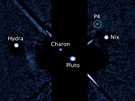 Snímky z Hubbleova teleskopu z ervna a ervence 2012 ukazují nový objekt P4,...