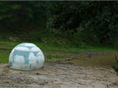 Nedaleko Milovic se objevila dvoumetrová ledová koule