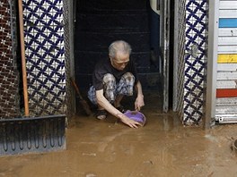 V Soulu, kde byly ásten zaplaveny i nkteré stanice metra, spadlo bhem