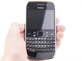 Recenze Nokia E6 telo