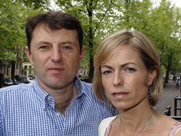 Gerry a Kate McCannovi pi nvtv Amsterdamu, kde propagovali knihu o zmizen