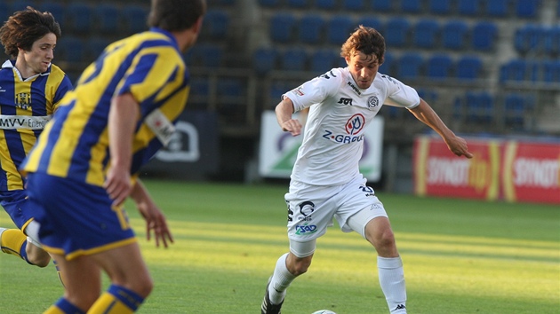 S míem aruje Filip Hlpik ze Slovácka.