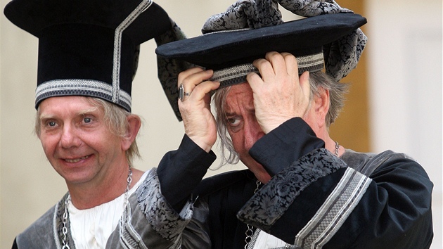 Miroslav Vladyka a Jií Lábus si v pohádce Tajemství staré bambitky zahrají