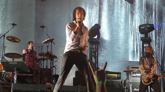 Nick Cave pi vystoupení s kapelou The Bad Seeds (Arena HC Sparta Praha, 24. kvtna 2008)